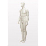 valor de manequim masculino branco Jockey Clube